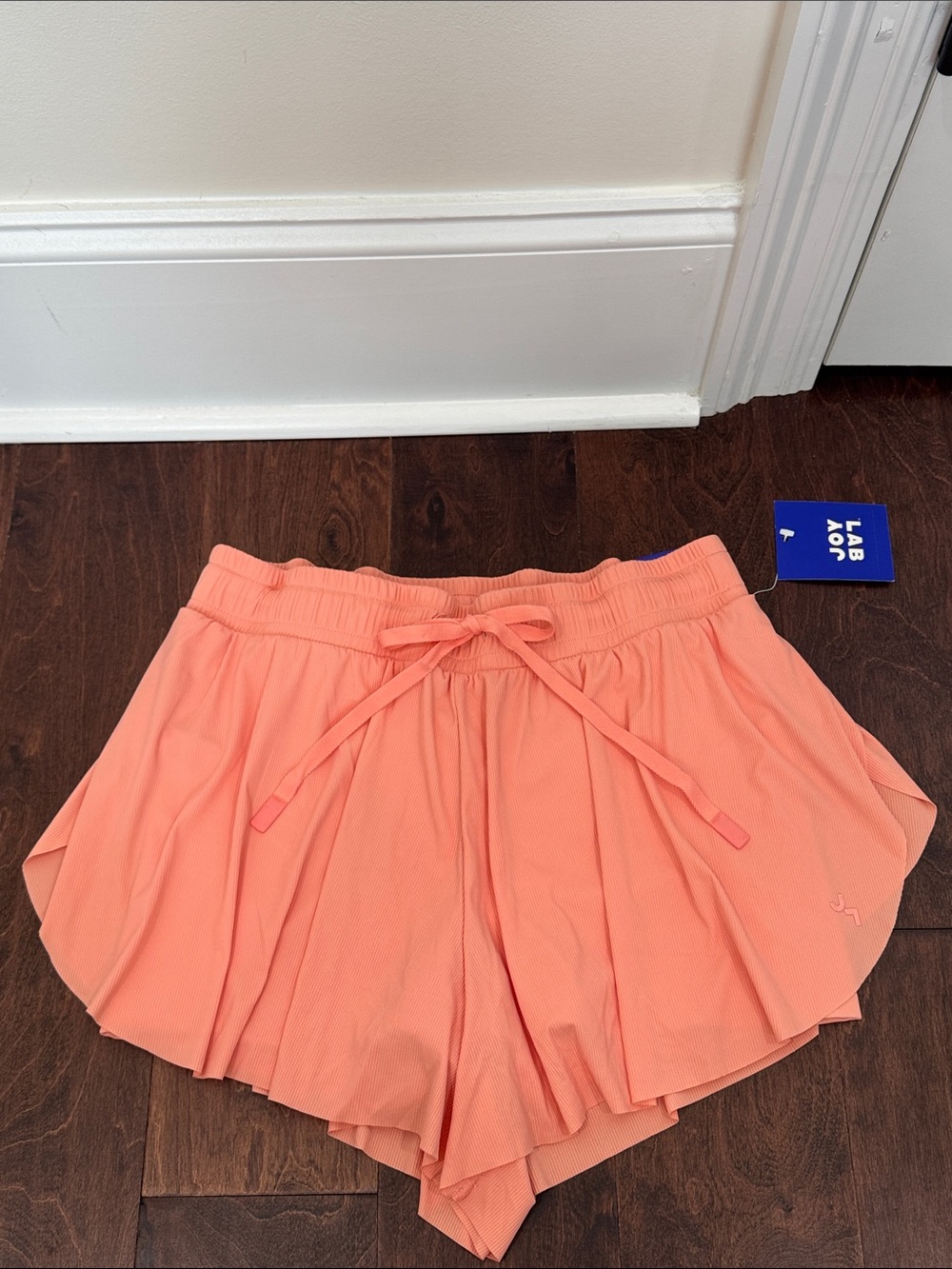 NEW Joy Lab Women’s Coral Butterfly Active Shorts, size Medium